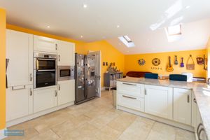 Kitchen/Diner- click for photo gallery